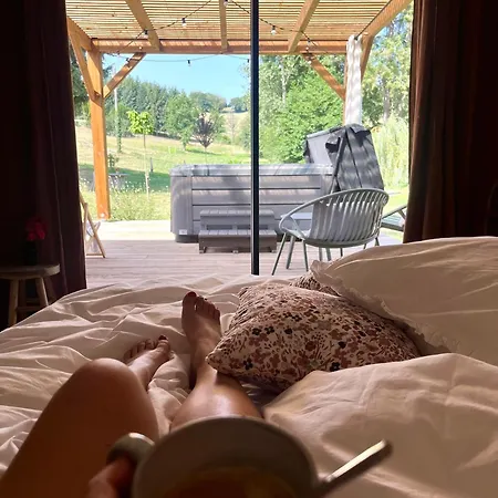 Zenae Vitrac (Cantal)