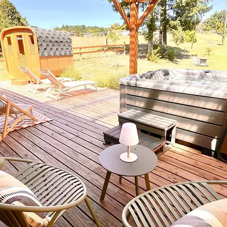 Zenae 3* Vitrac (Cantal)