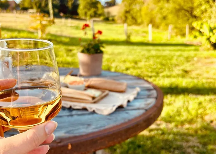 Zenae - Cosy Avec & Sauna Bed & Breakfast 4*