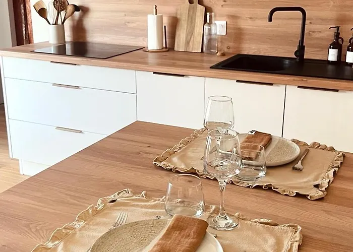 Zenae - Cosy Avec & Sauna Bed & Breakfast Vitrac (Cantal)