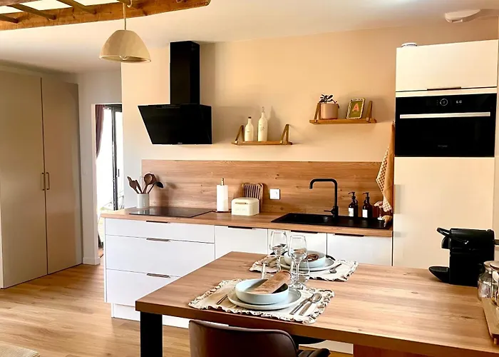 Zenae - Cosy Avec & Sauna Bed & Breakfast 4*