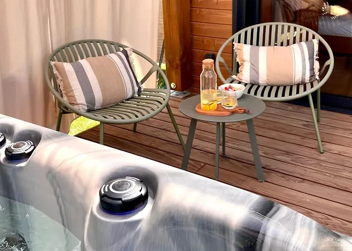 Zenae - Cosy Avec & Sauna Bed & Breakfast