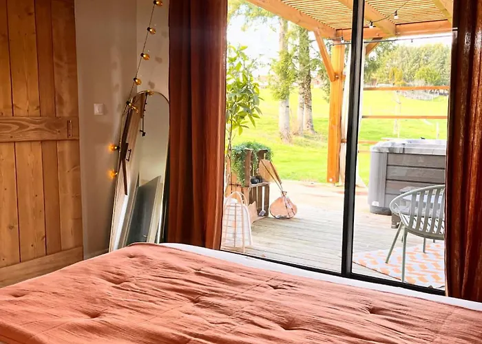 Zenae - Cosy Avec & Sauna 4* Vitrac (Cantal)